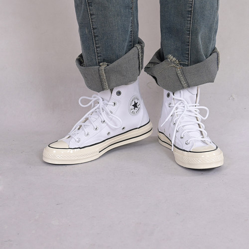 Converse情侣款帆布鞋