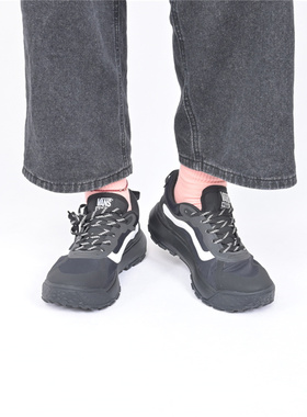 VANS范斯MTE Crosspath低帮休闲鞋情侣款复古百搭板鞋VN000CVUBLK