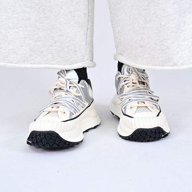 CONVERSE情侣厚底休闲鞋