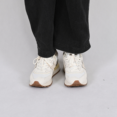 NEWBALANCE复古休闲鞋