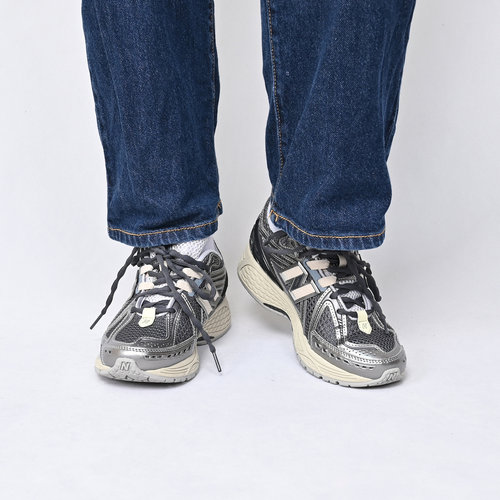 NEWBALANCE复古休闲鞋