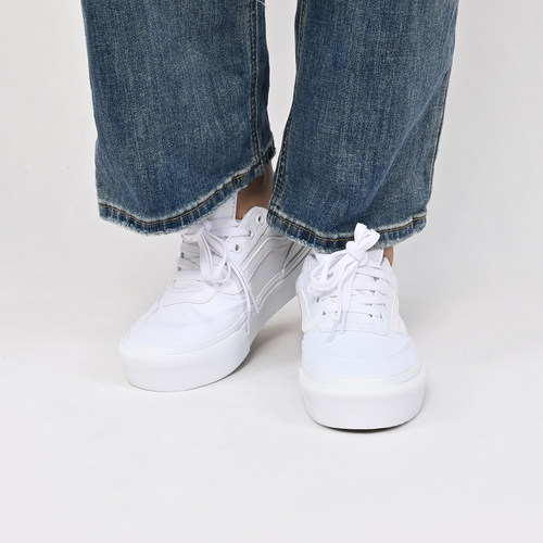 VANS女子低帮百搭休闲鞋