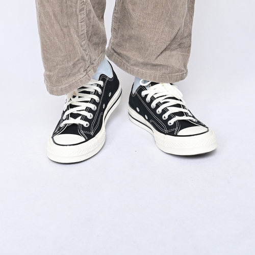 Converse经典款黑色帆布鞋