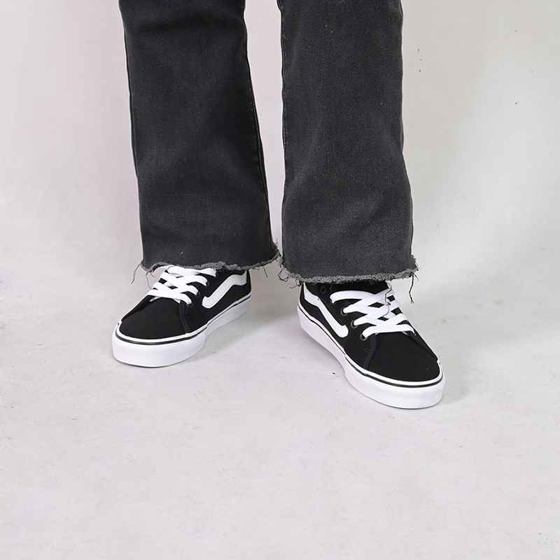 Vans黑色复古风女鞋休闲板鞋