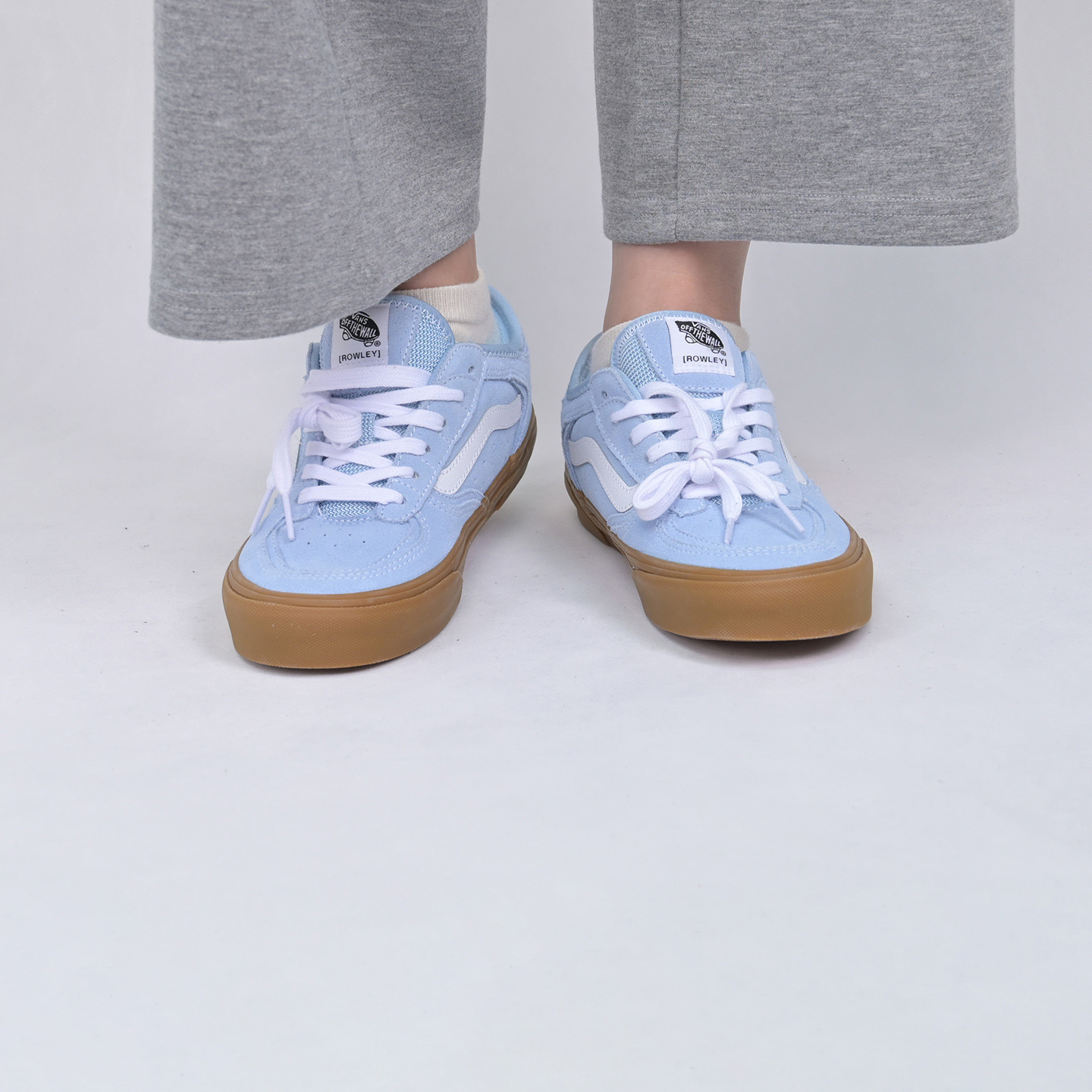 VANS情侣低帮复古休闲鞋