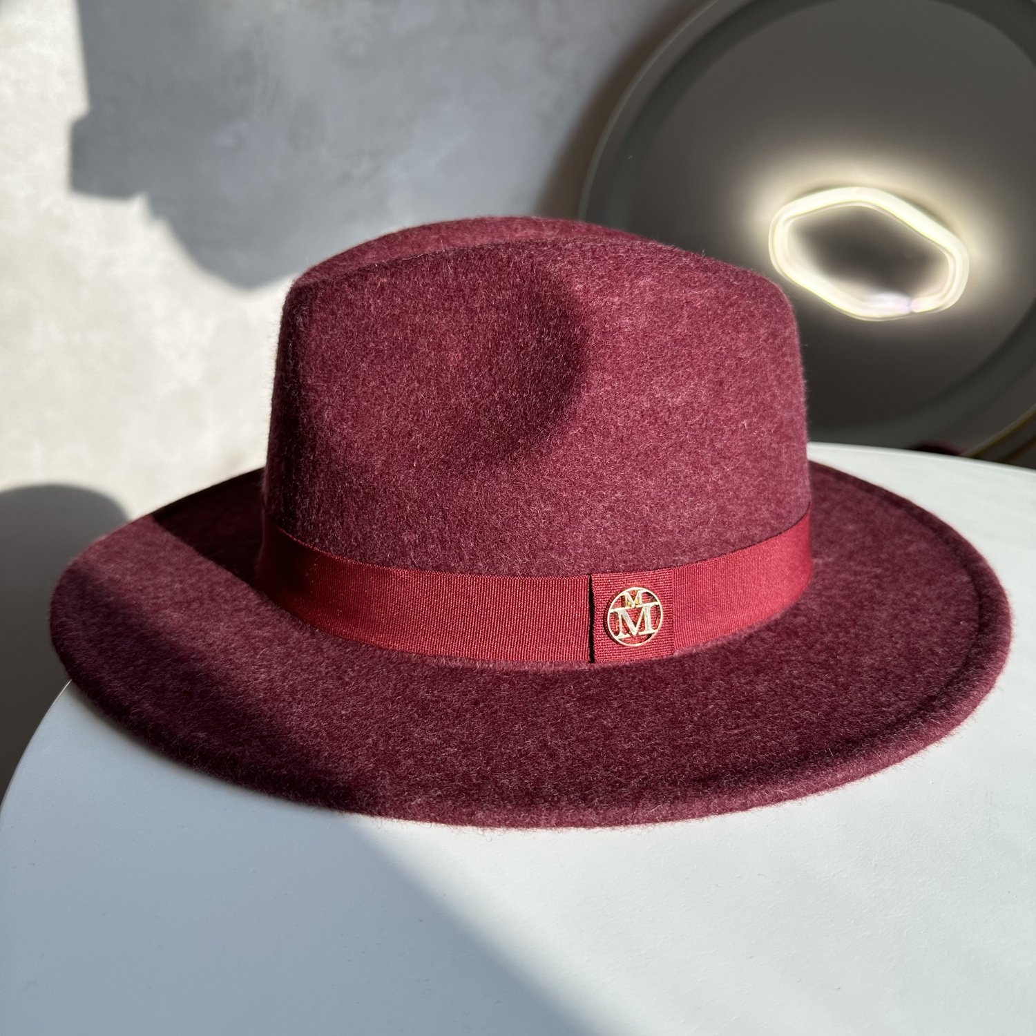 秋冬酱紫红羊毛呢礼帽女英伦复古风字母标爵士帽男时尚百搭平沿帽