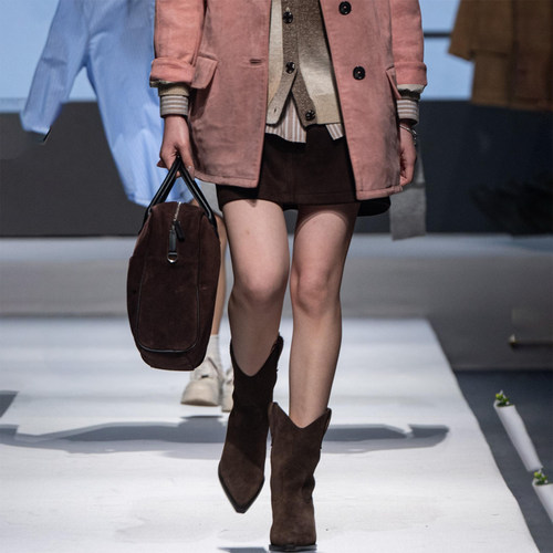 米系列579元麂皮绒半身短裙