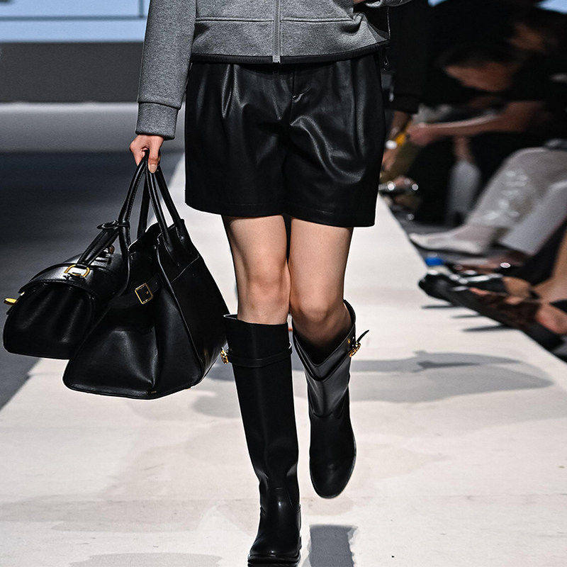 【米T系列】新款女装折扣2025年冬季659元黑色PU皮裤夹棉短裤,女装/女士精品,休闲裤,淘宝优惠券,粉丝福利购,淘宝优惠卷