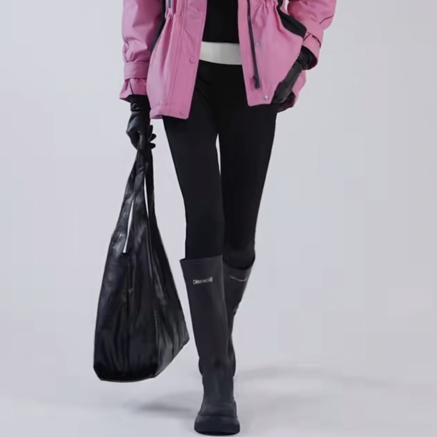 纳系列专柜黑色磨毛小脚牛仔裤