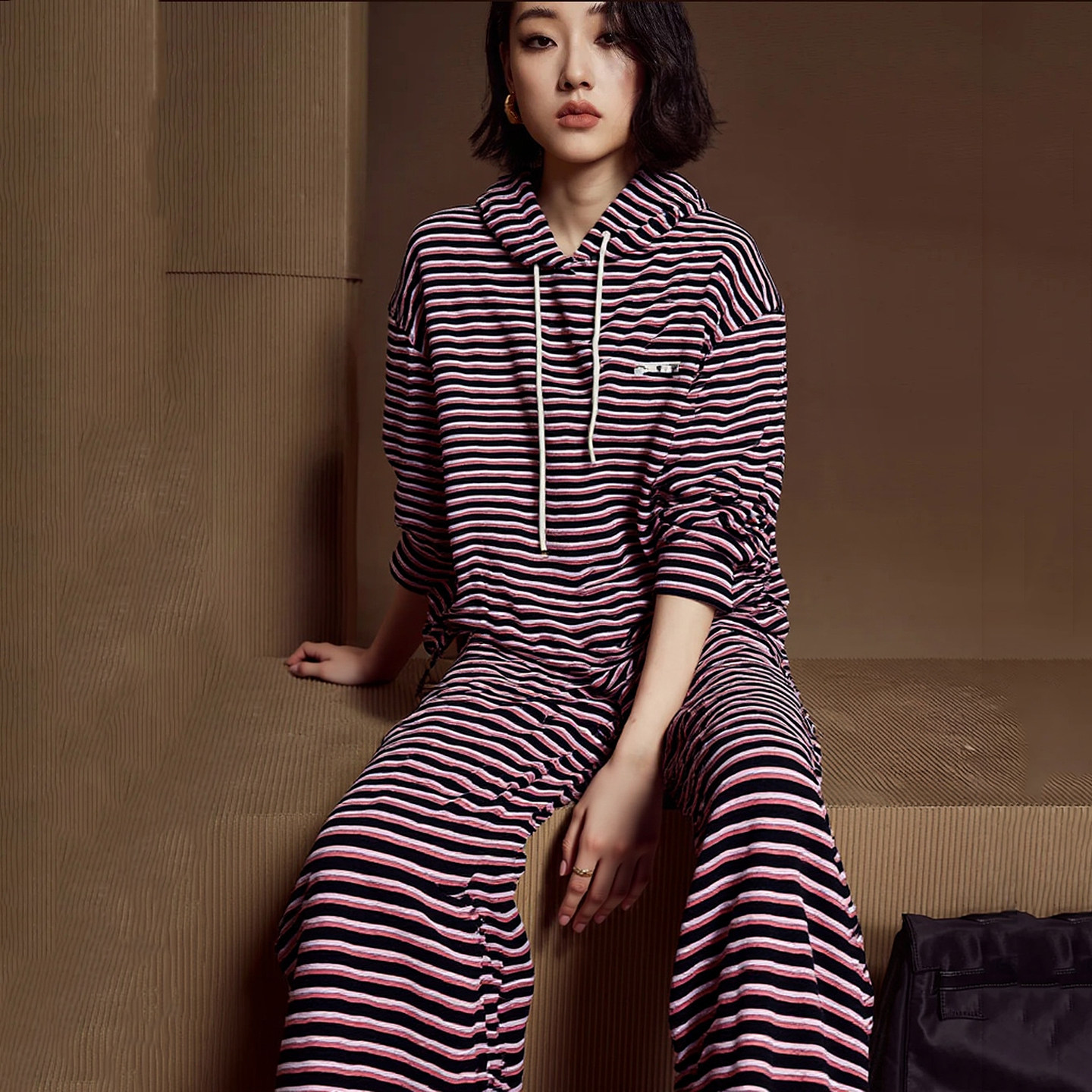 条纹毛巾绒套装929元卫衣389元裤