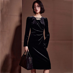 【魔系列】商场品牌女装折扣2025年冬季专柜收腰开叉丝绒连衣裙