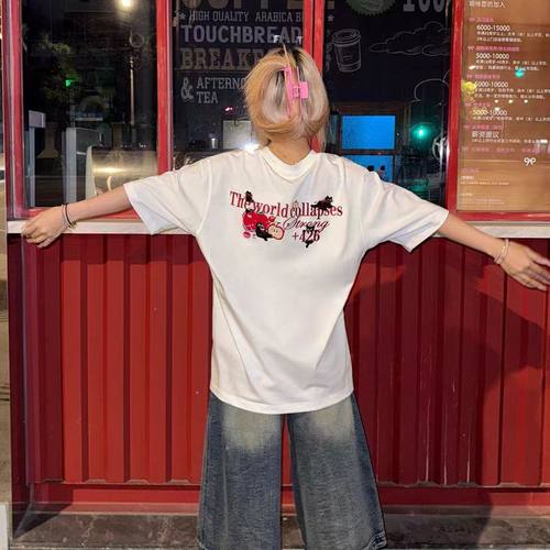 苹果小猫咪刺绣短袖t恤女