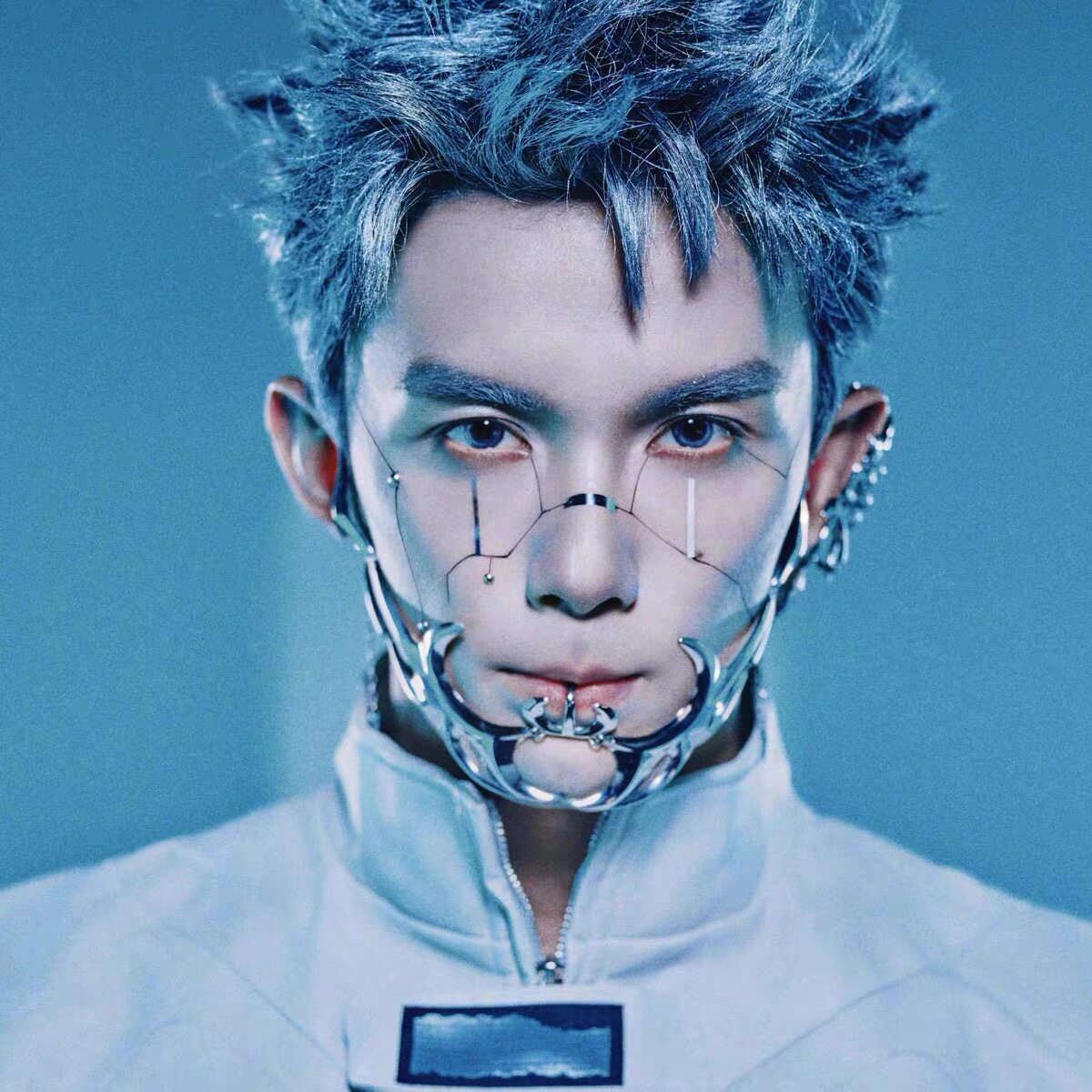 吴磊同款未来科技感耳面部挂饰 亮银色朋克机械血刃异形演出面具