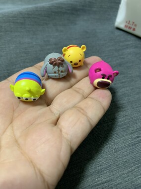 日单迪士尼正版散货扭蛋笔插驴子草莓熊三眼仔小熊威尼生日快乐