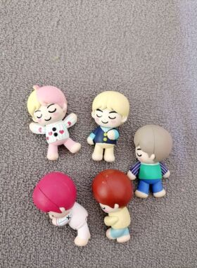 正版散货BTS韩国男团防弹少年团可爱周边睡眠手办摆件儿童玩具