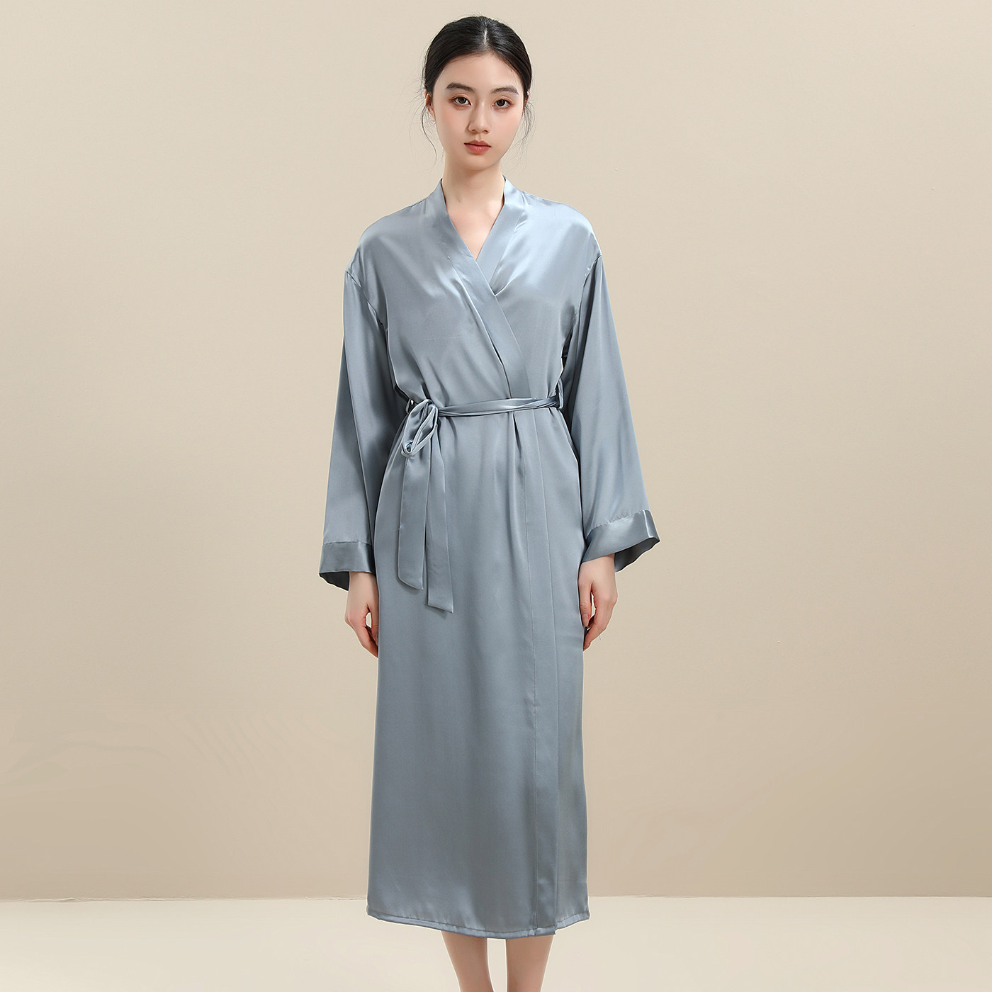 新款100%桑蚕丝睡衣宽松睡袍休闲女士奢华家居服长袖系带长裙纯色