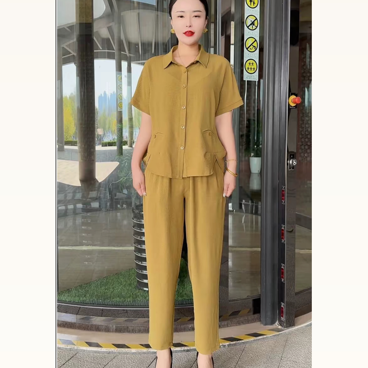 2025年夏季新款时尚两件套显瘦上衣大码妈妈装休闲裤减龄套装舒适