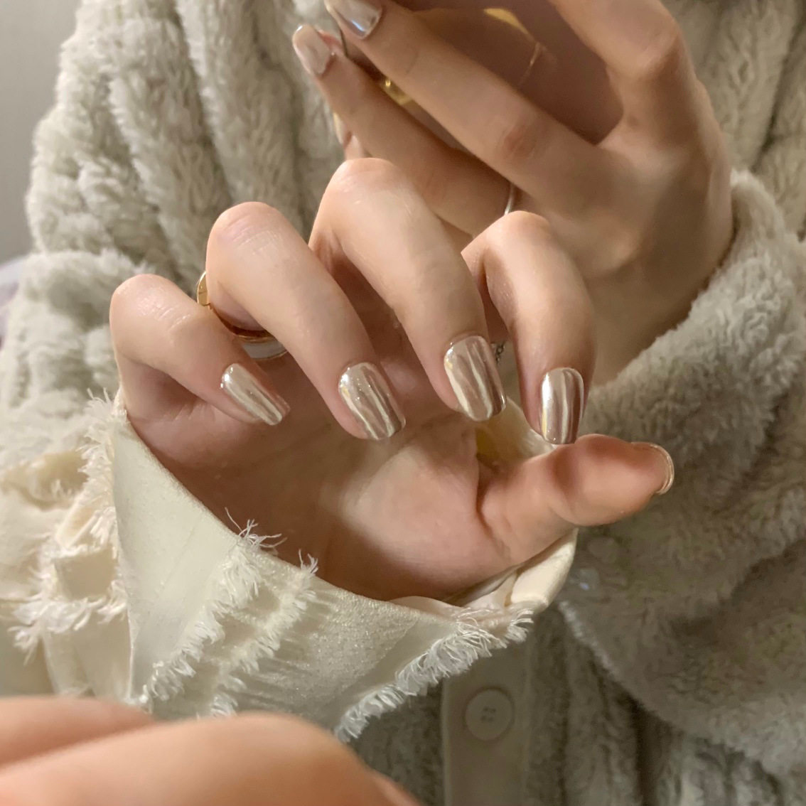 手工穿戴甲2023年新款金色成品美甲中方圆法式复古高级感孕妇可用