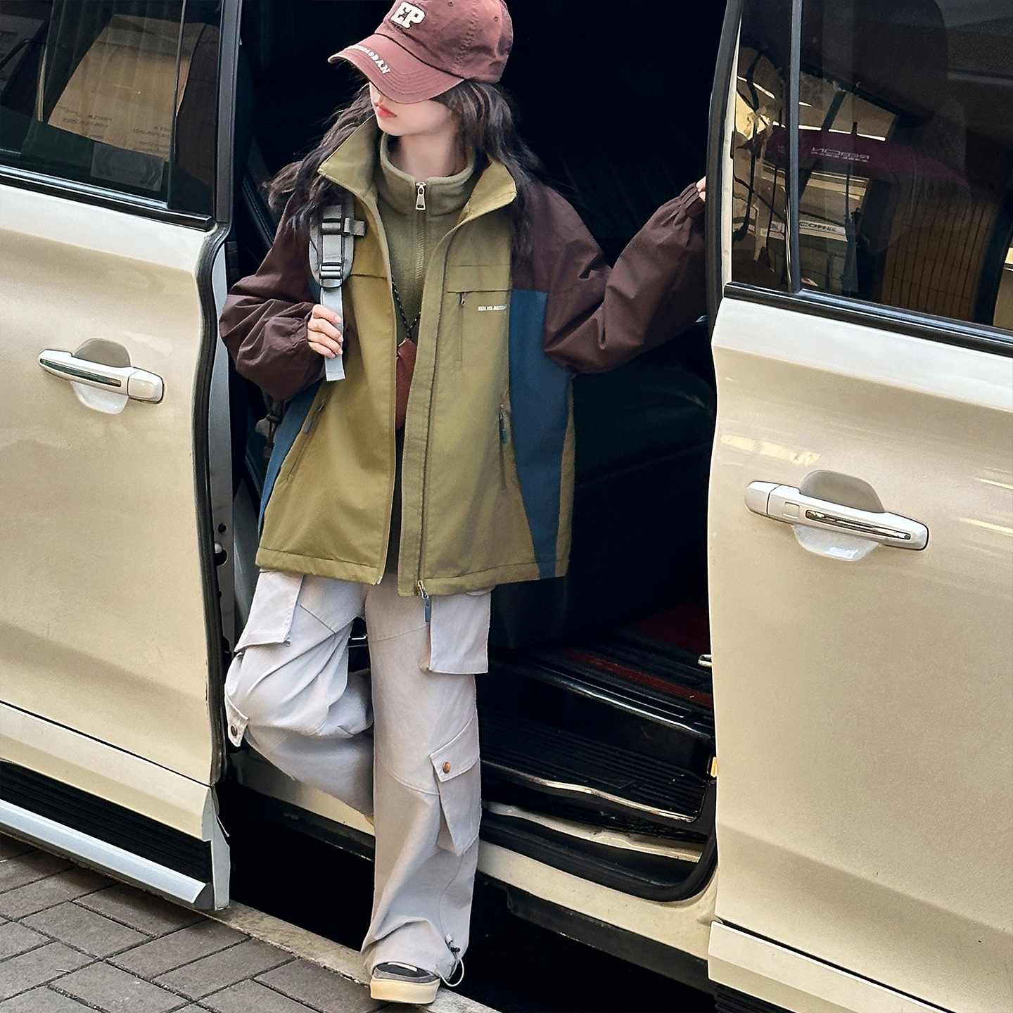 女童冲锋衣三合一可拆卸儿童外套2025新款女孩秋冬装上衣宽松大童