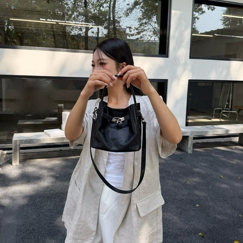 MrFu头层牛皮水桶包女单肩