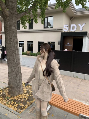 ke7en 氛围女主角 毛衣开衫气质环保狐狸毛领中长款针织连帽外套