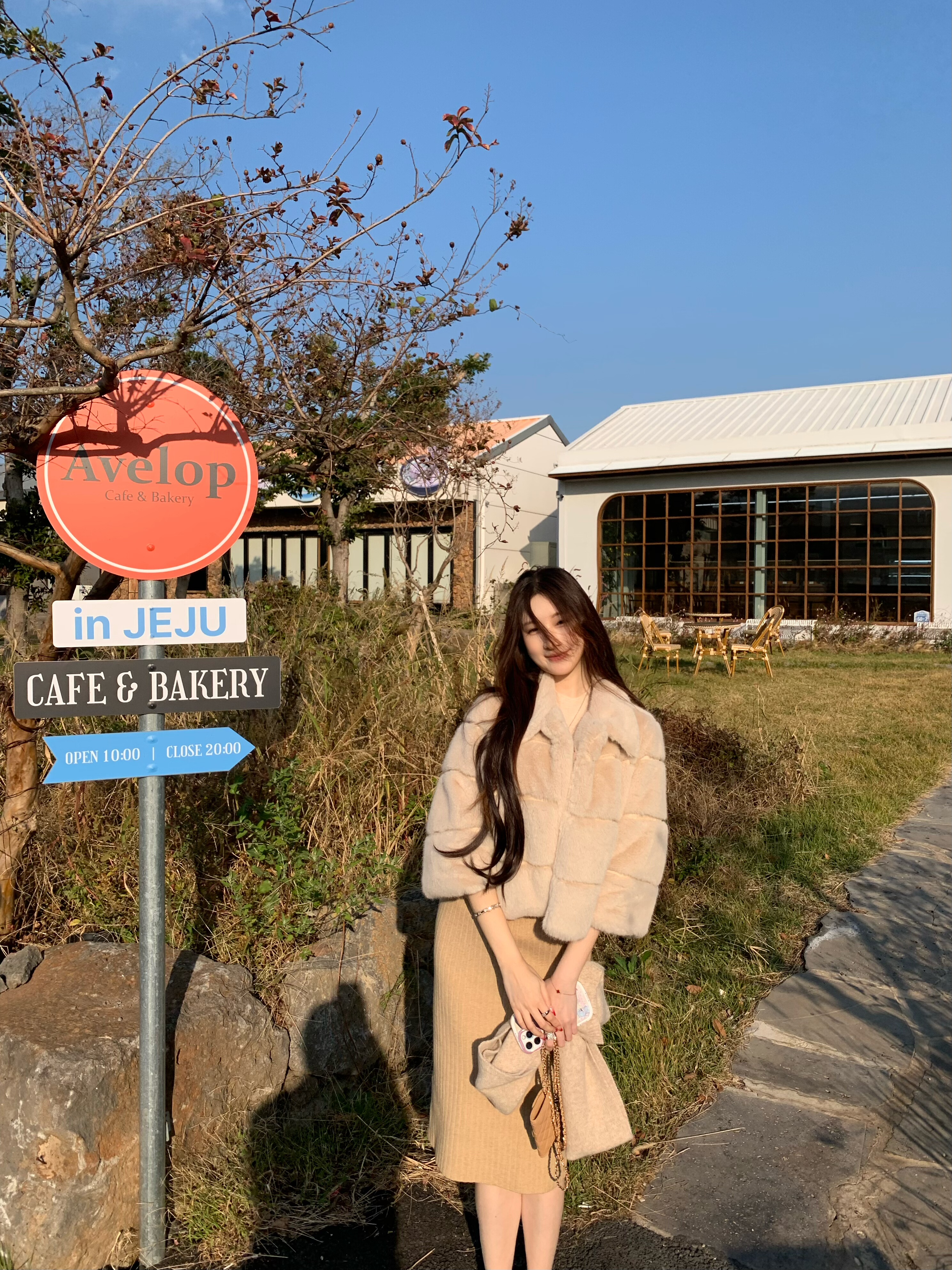 ke7en 好真的仿獭兔奶茶色七分袖毛毛外套