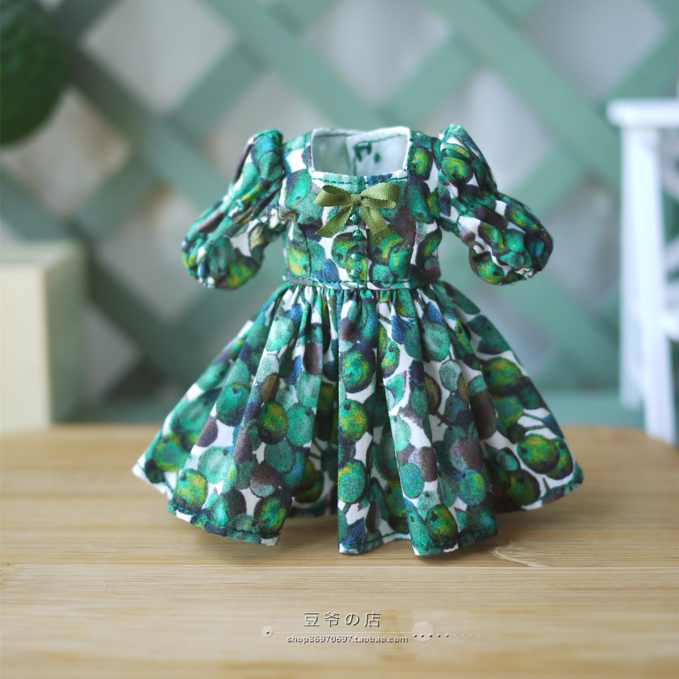 momoko小布娃衣裙子豆爷的店