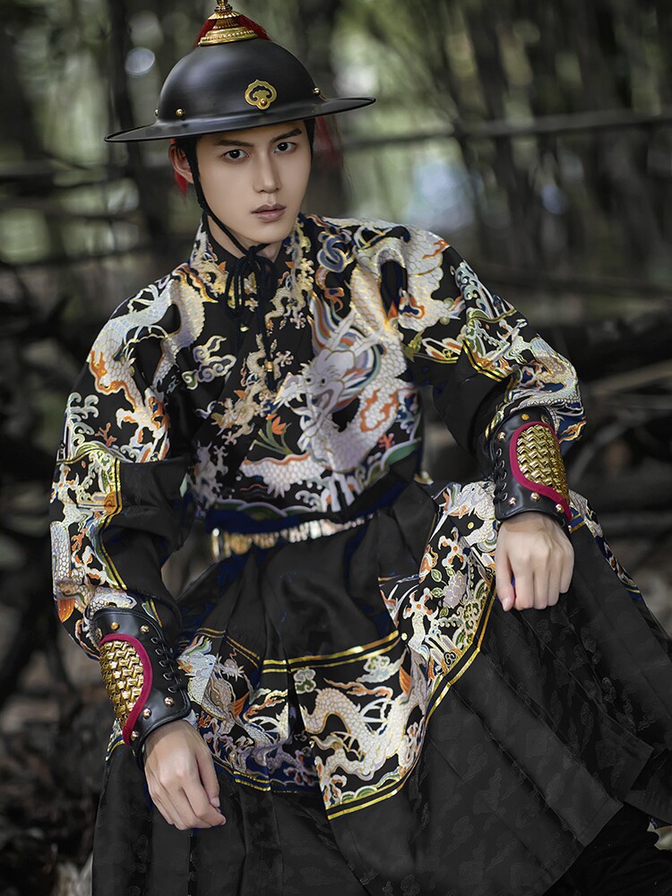 MO QIANYAN [JIUCHONGYIN] FEIYU 정장 남성 정통 원본 포스터 HANFU 모조 메이크업 꽃 직조 골드 드래그