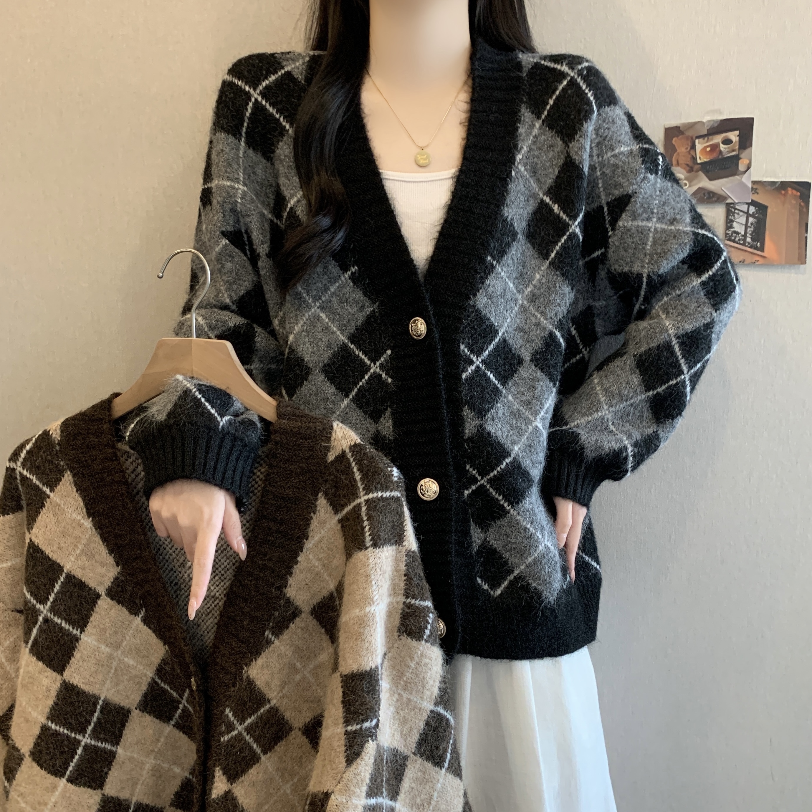 菱形格毛衣开衫大码女秋冬新款韩系时尚慵懒风v领宽松针织衫外套