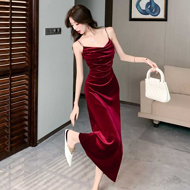 实拍 珍珠肩带气质丝绒吊带裙2025秋法式小众纯欲收腰修身连衣裙,女装/女士精品,连衣裙,淘宝优惠券,粉丝福利购,淘宝优惠卷