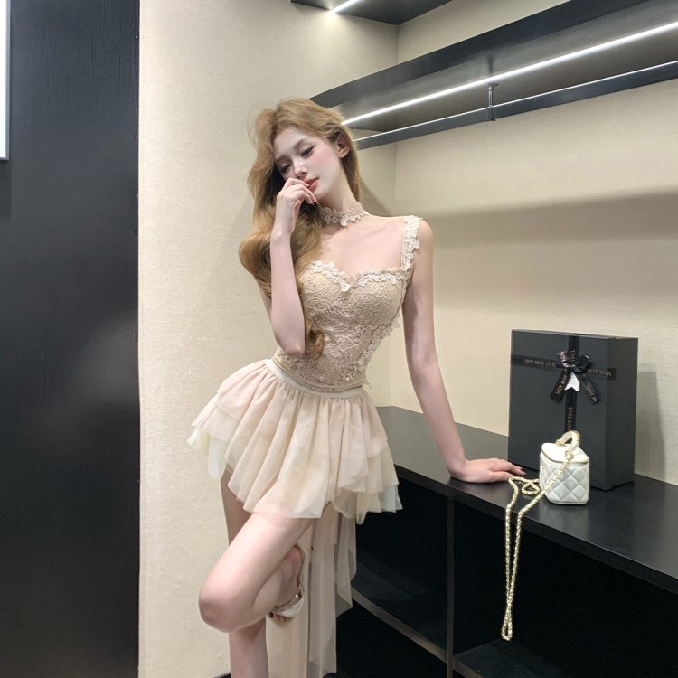 JOYKIKI鹅了么美人在骨夏季蕾丝重工设计感显瘦上衣女带项圈