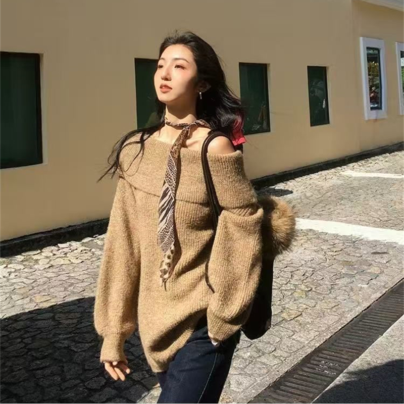 一字肩宽松个性加厚打底毛衣女秋冬新款高级感针织露肩上衣