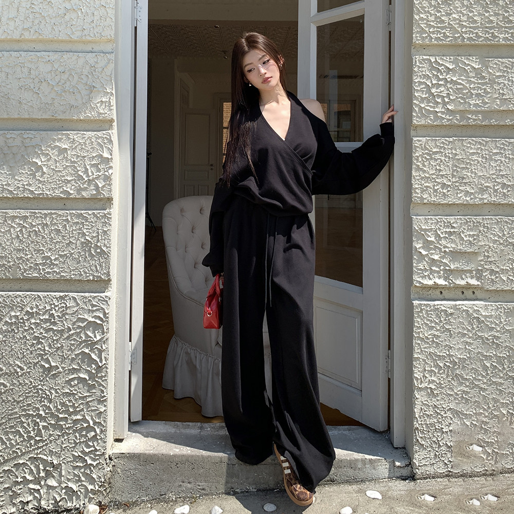 实拍2025秋冬新款露肩挂脖卫衣休闲露背上衣阔腿裤两件套装潮女,女装/女士精品,时尚套装,淘宝优惠券,粉丝福利购,淘宝优惠卷