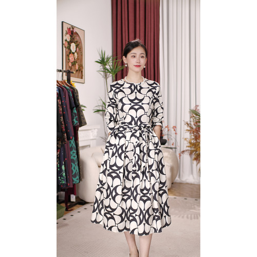 七分袖时尚复古连衣墨月25029