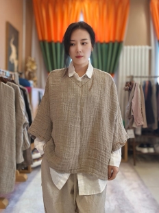 衣牧了然原创宽松蝙蝠袖 240308 雨露麻套头上衣V领手工缝线套头衫