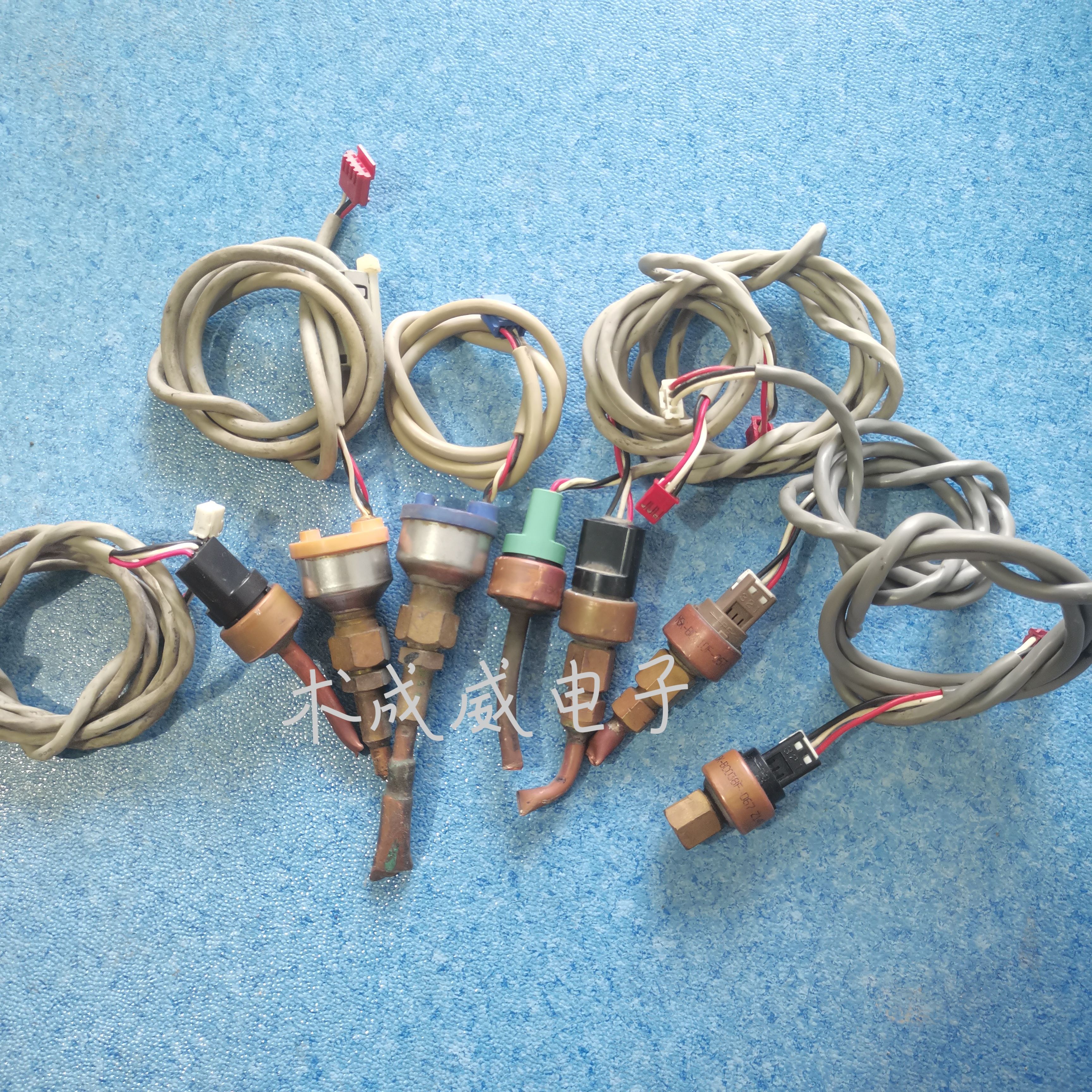 原装三菱电机 东芝 大金 日立多联机中央空调外机高压低压传感器