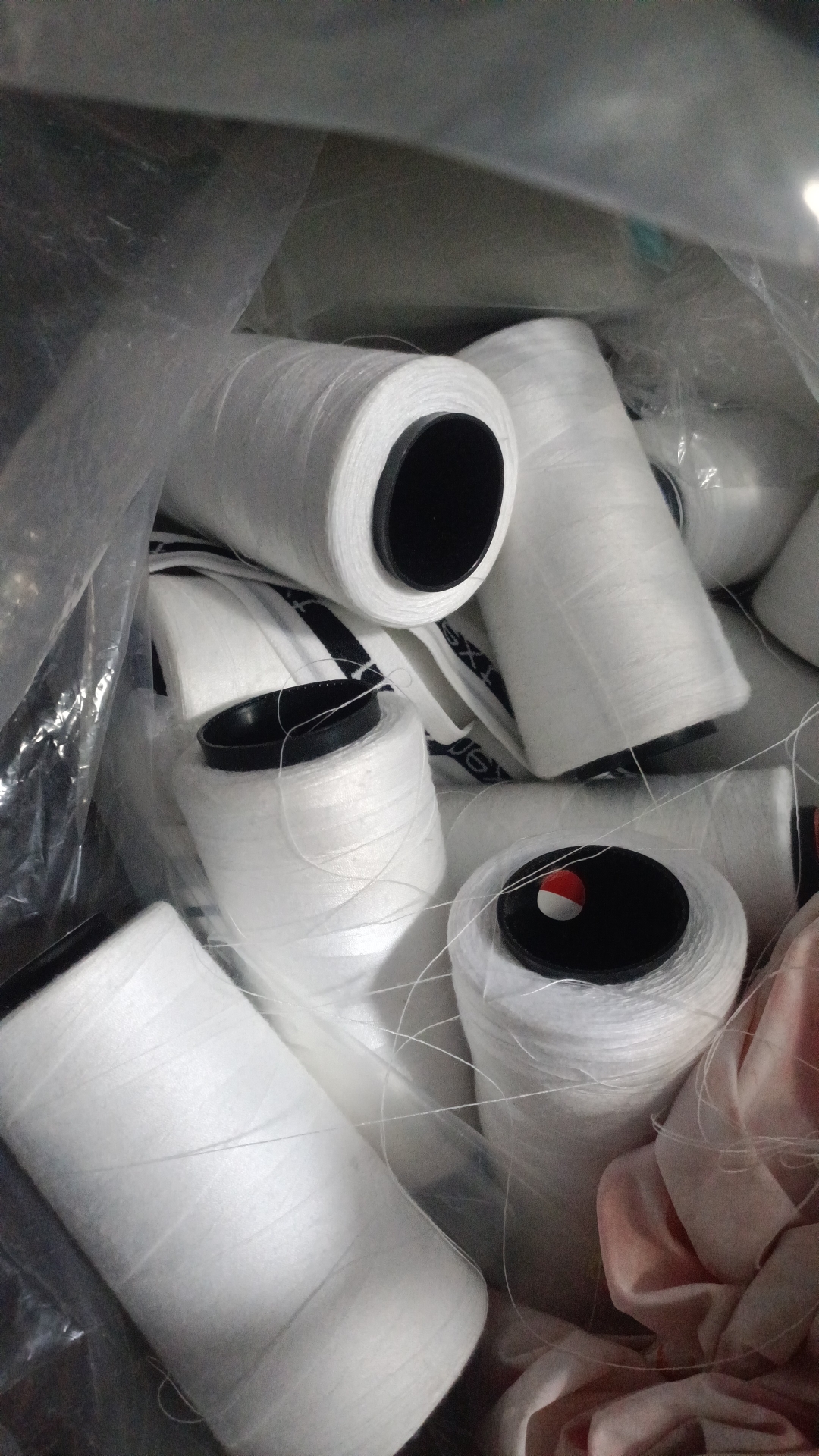 高士402缝纫线黑白色尾货25一斤蓝标红标603韧性好强度高