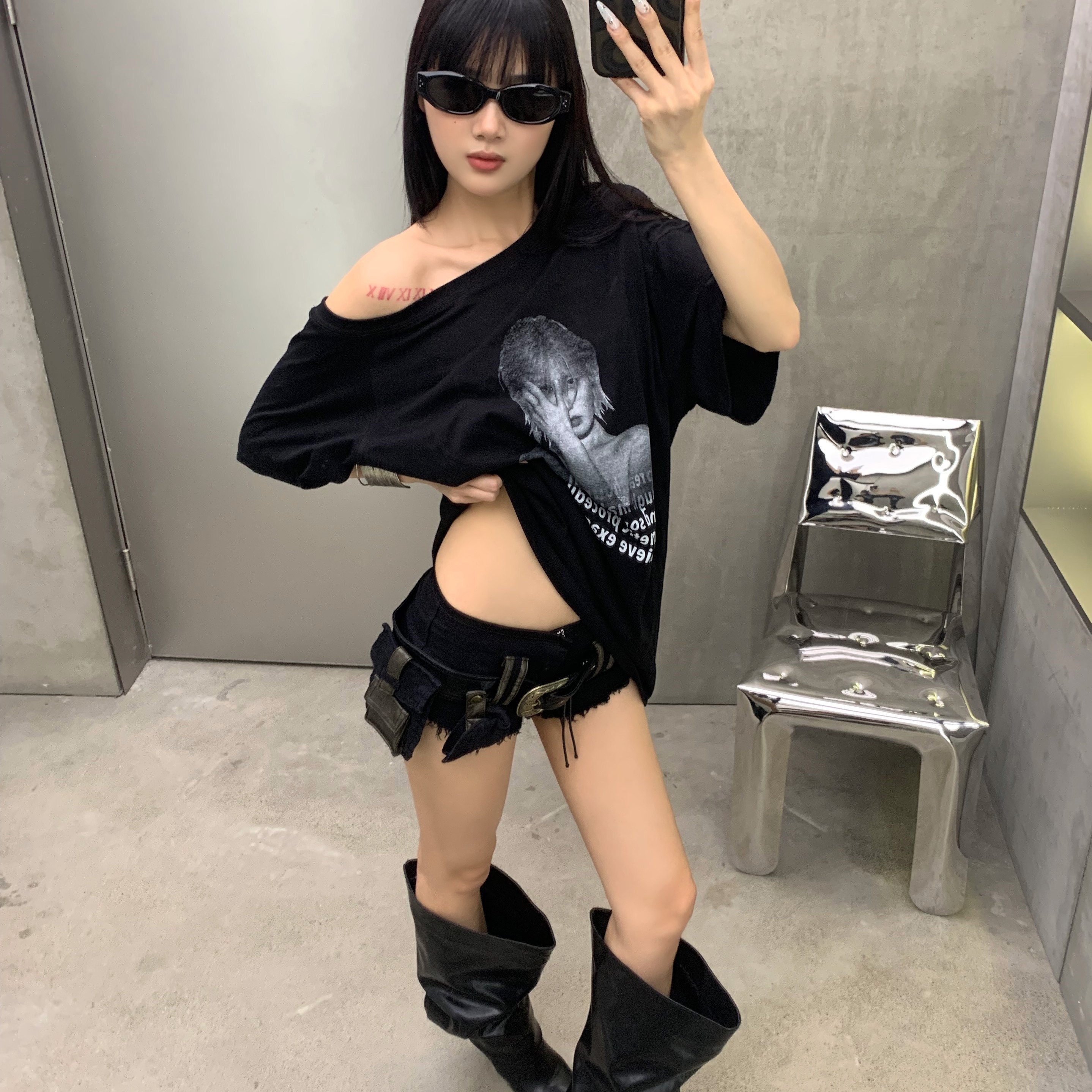 ROY11 ins玩家 印花斜肩T袖女夏季美式复古黑色辣妹宽松短袖上衣