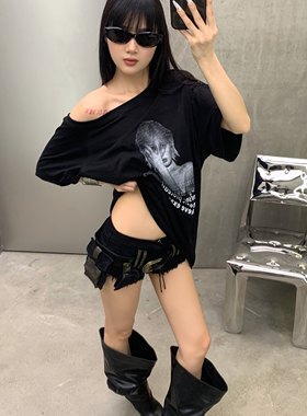 ROY11印花斜肩T袖黑色短袖
