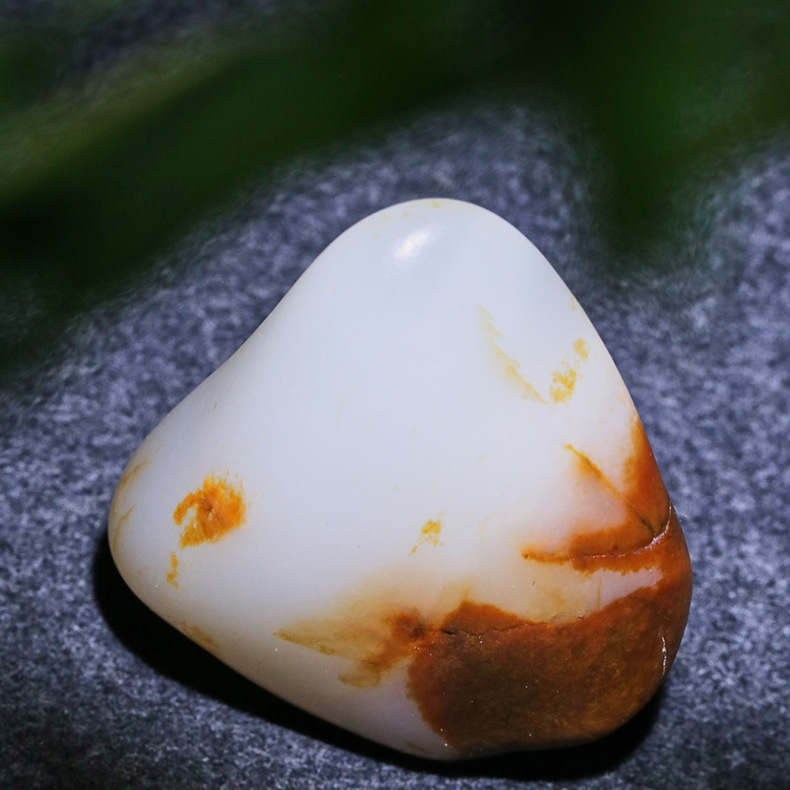 天然和田玉吊坠经典