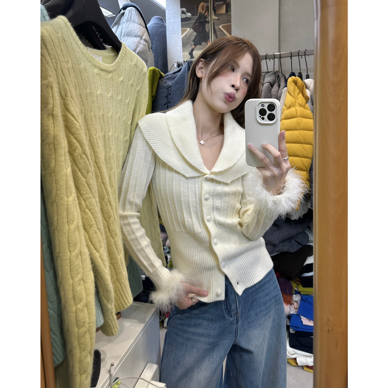 VI+（唯一家）-气质双翻领毛毛袖针织开衫30958