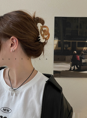 FUNCOCO｜出口欧美~碱水面包醋酸发量少半扎发鲨鱼夹后脑勺抓发夹