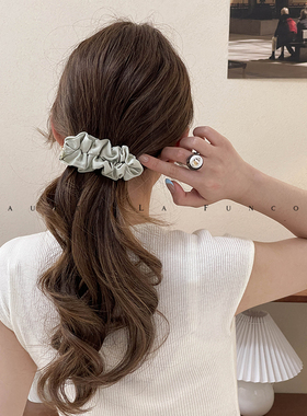 FUNCOCO｜发量少显多绝绝子~优雅布艺褶皱一字弹簧夹低马尾发夹子