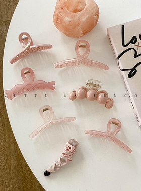 是低调百搭的粉啊~精致发饰鲨鱼夹后脑勺盘发夹子多巴胺发卡抓夹