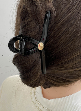 韩国简约奶油黑色亚克力后脑勺盘发抓夹大号固定头发欧阳娜娜同款