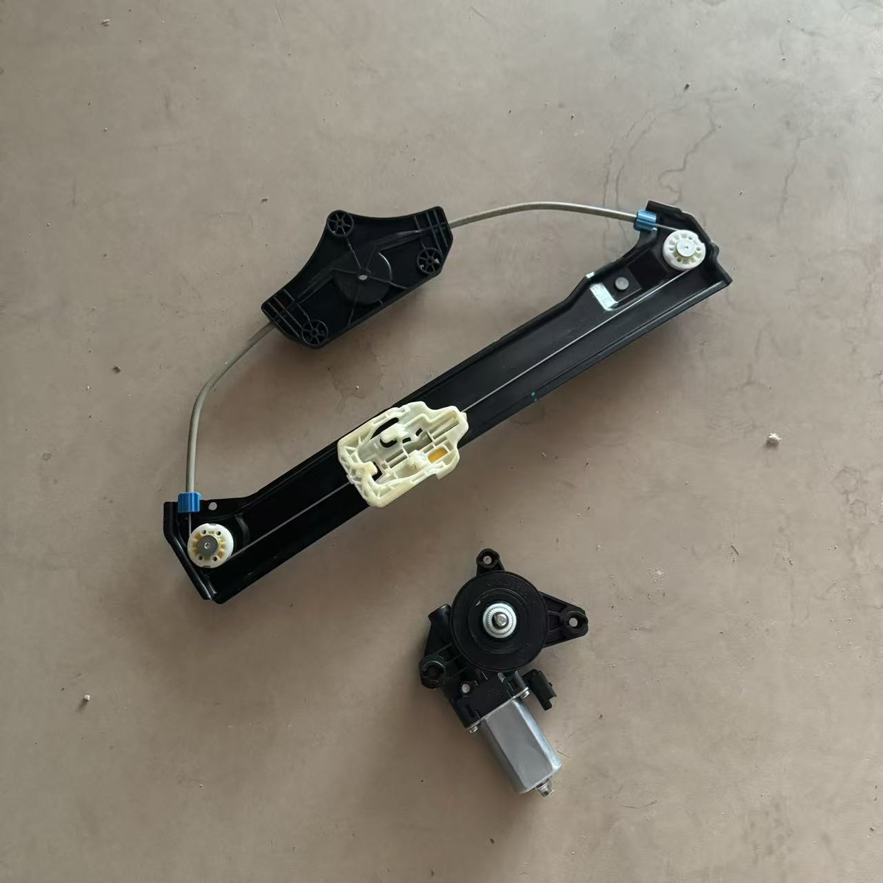 适用于20名爵MG5 右后玻璃升降器 玻璃升降器电机  特价处理