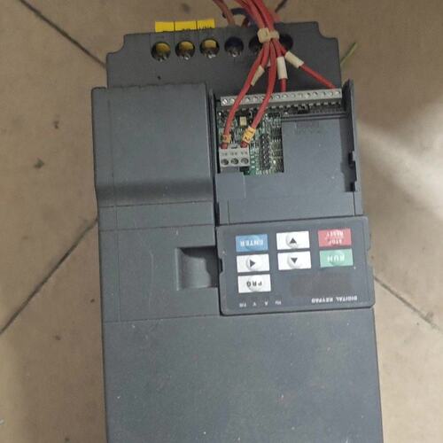 议价众辰变频器Z2400-7R5G-DK，7.5KW 380V，可维修
