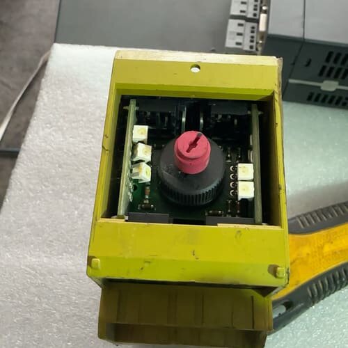议价Pilz PNOZ X3P 24VDC 3n/o 2n/o7可维修