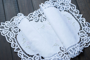 山东纯棉手工百代丽花边手工刺绣 桌旗