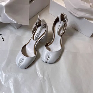 欧美外贸夏分趾猪蹄鞋粗跟高跟鞋包头女中空单鞋皮带扣43时装凉鞋